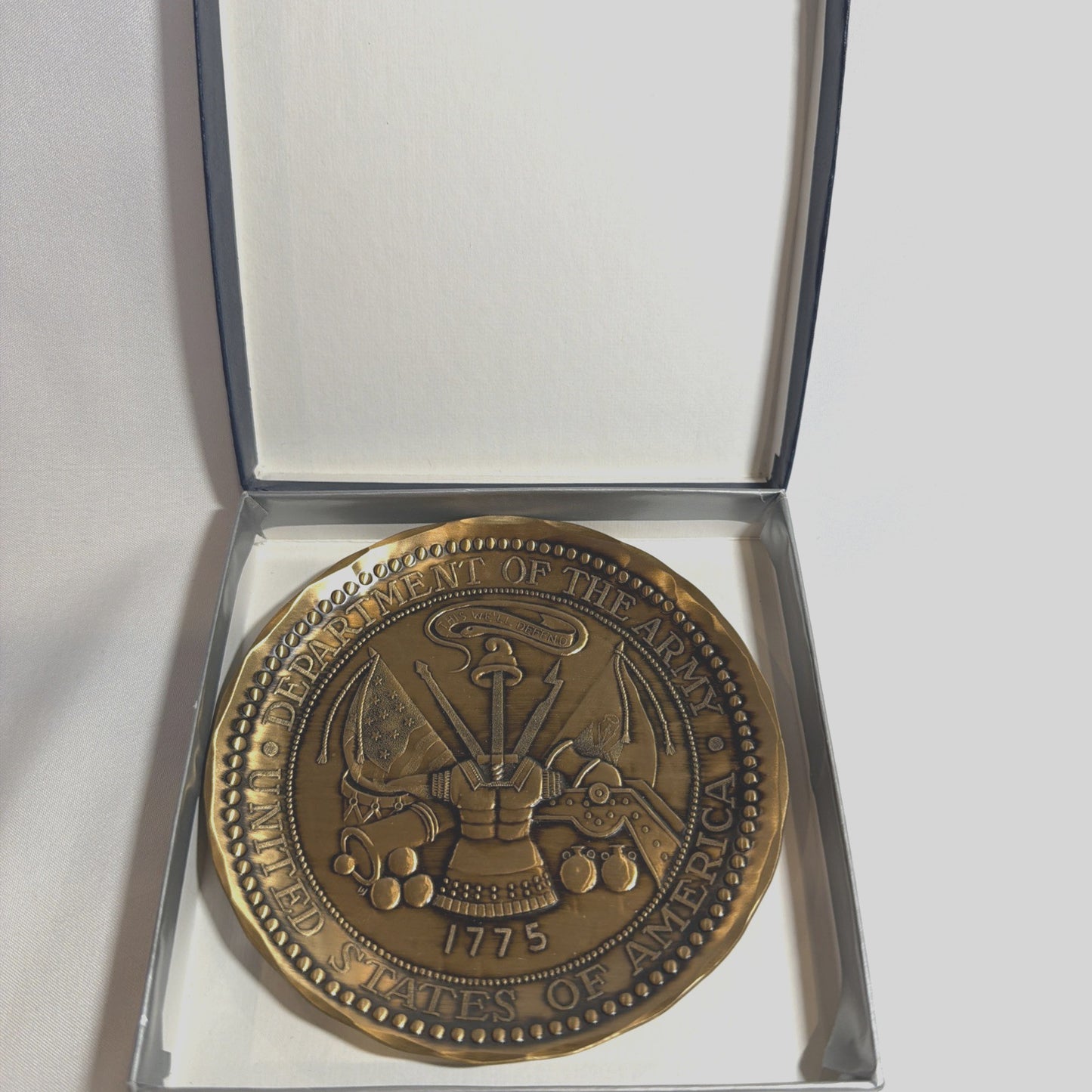 Wendell August Department of the Army Solid Bronze Round Medallion 4.5 Inch +box