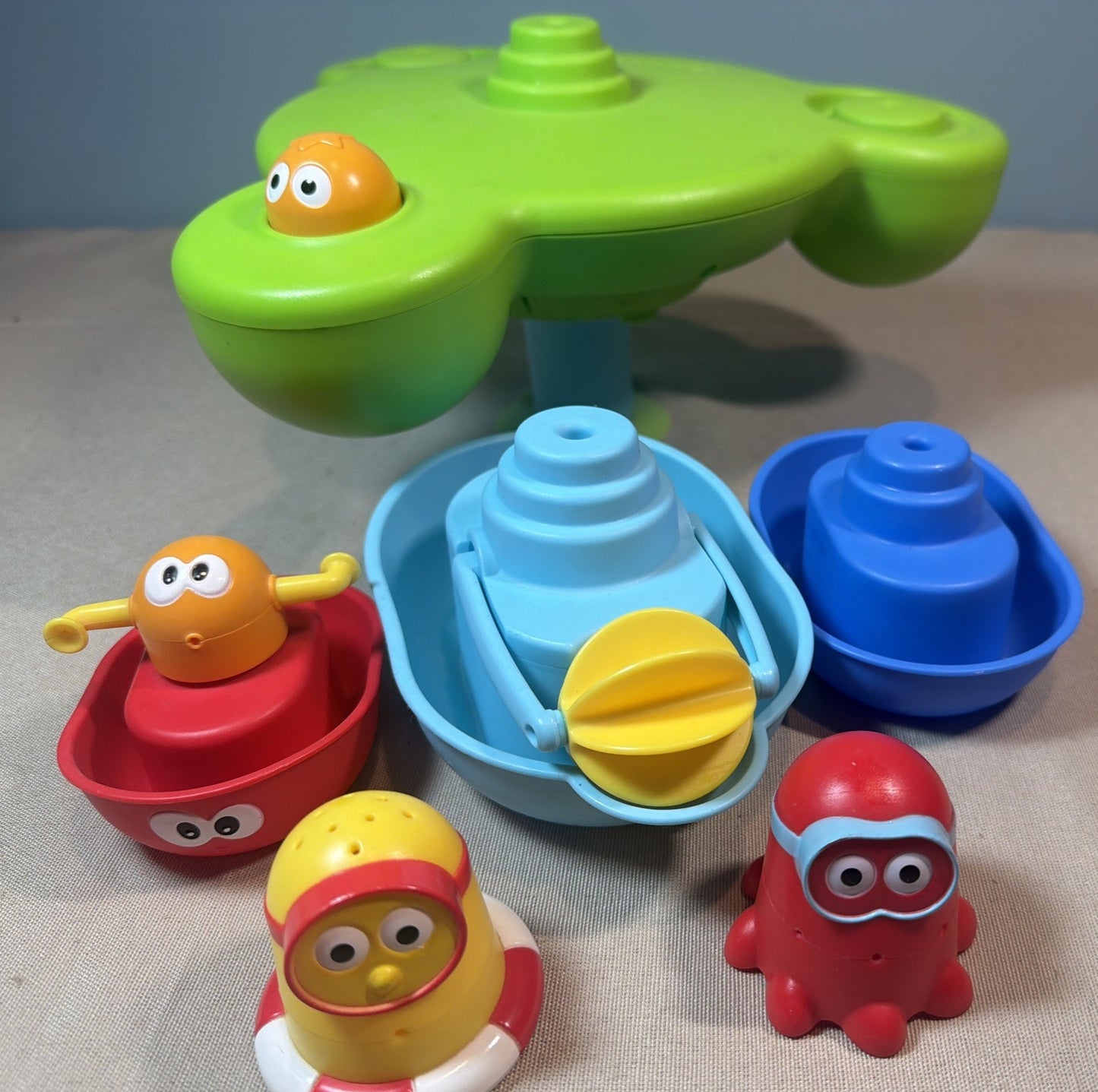 Yookidoo Stack N Spray Tub Fountain Bath Toy Water Sprinkler
