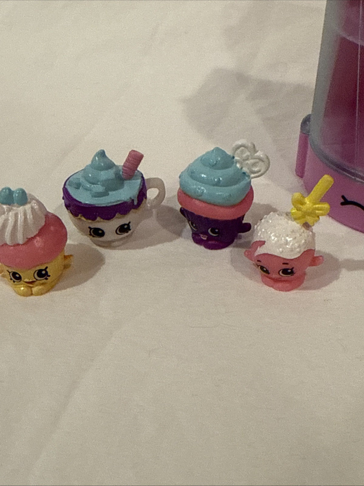 Shopkins Sweet Treats Cupcake Collection Case with All 8 Figures - Complete