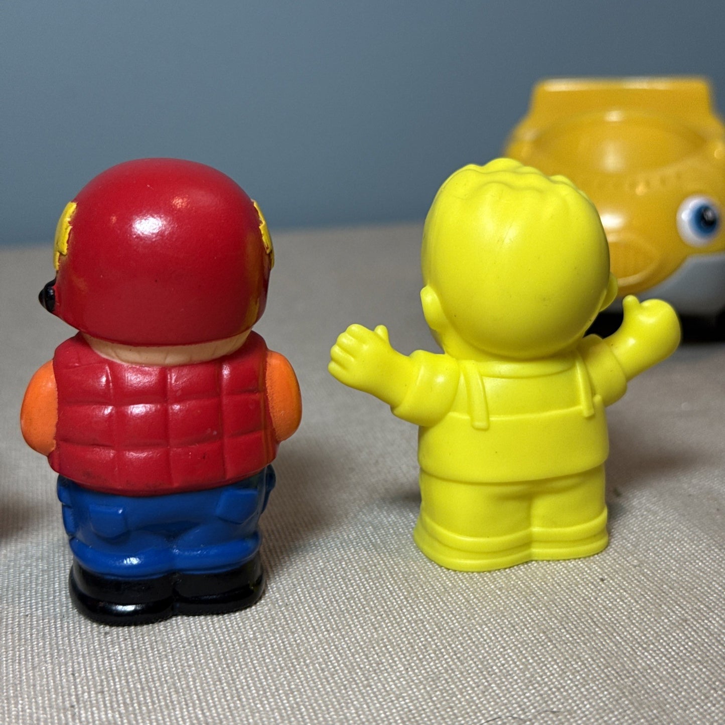 Fisher Price Little People Airplane with 3 Figures Taxi Vehicle Playset Vintage