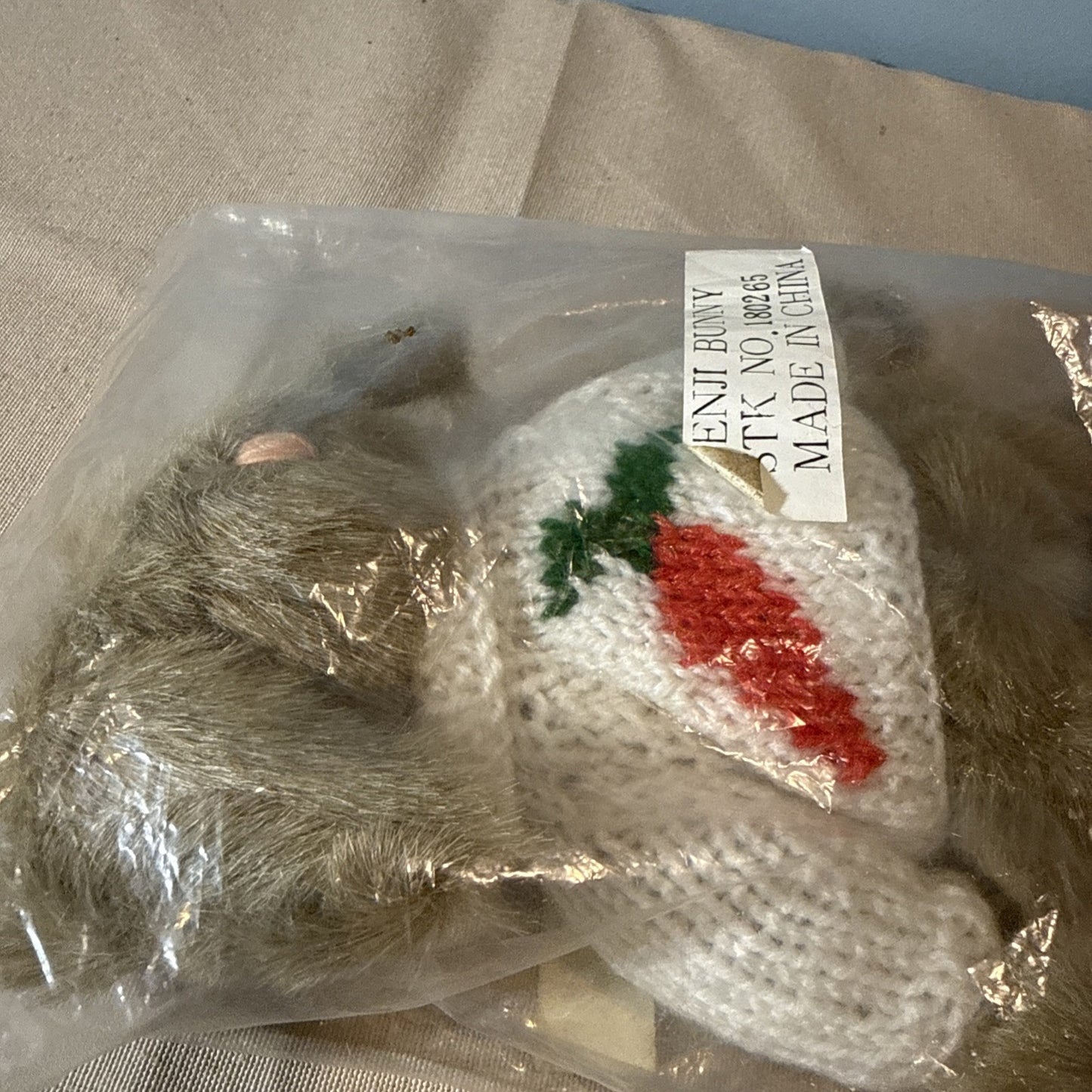 Vintage House Of Lloyd Benji Bunny Plush Carrot Sweater NIB 1996