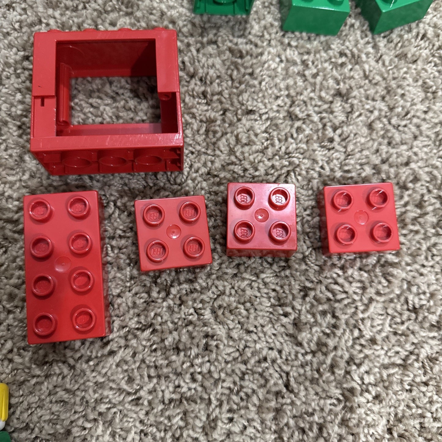 Vintage LEGO 523 Train Station Set Town Building Vehicles Minifigures w/ Extras