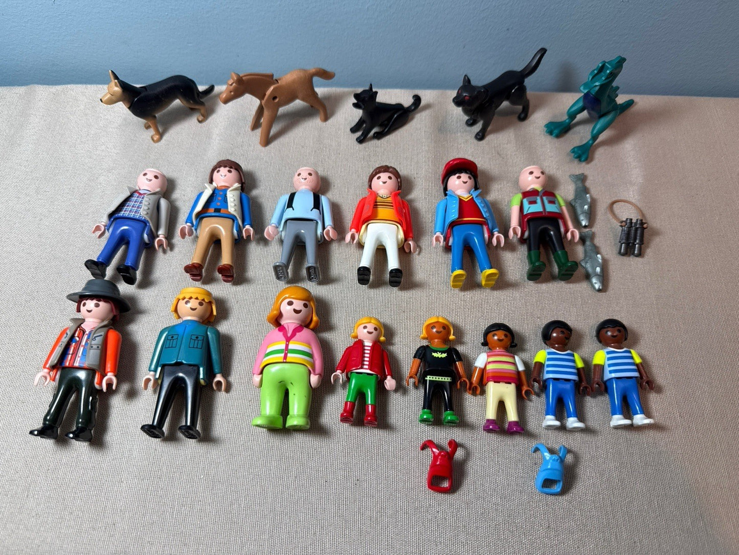 Vintage Playmobil Figure Animal Accessory Lot of 41  Geobra Town Dragon Castle