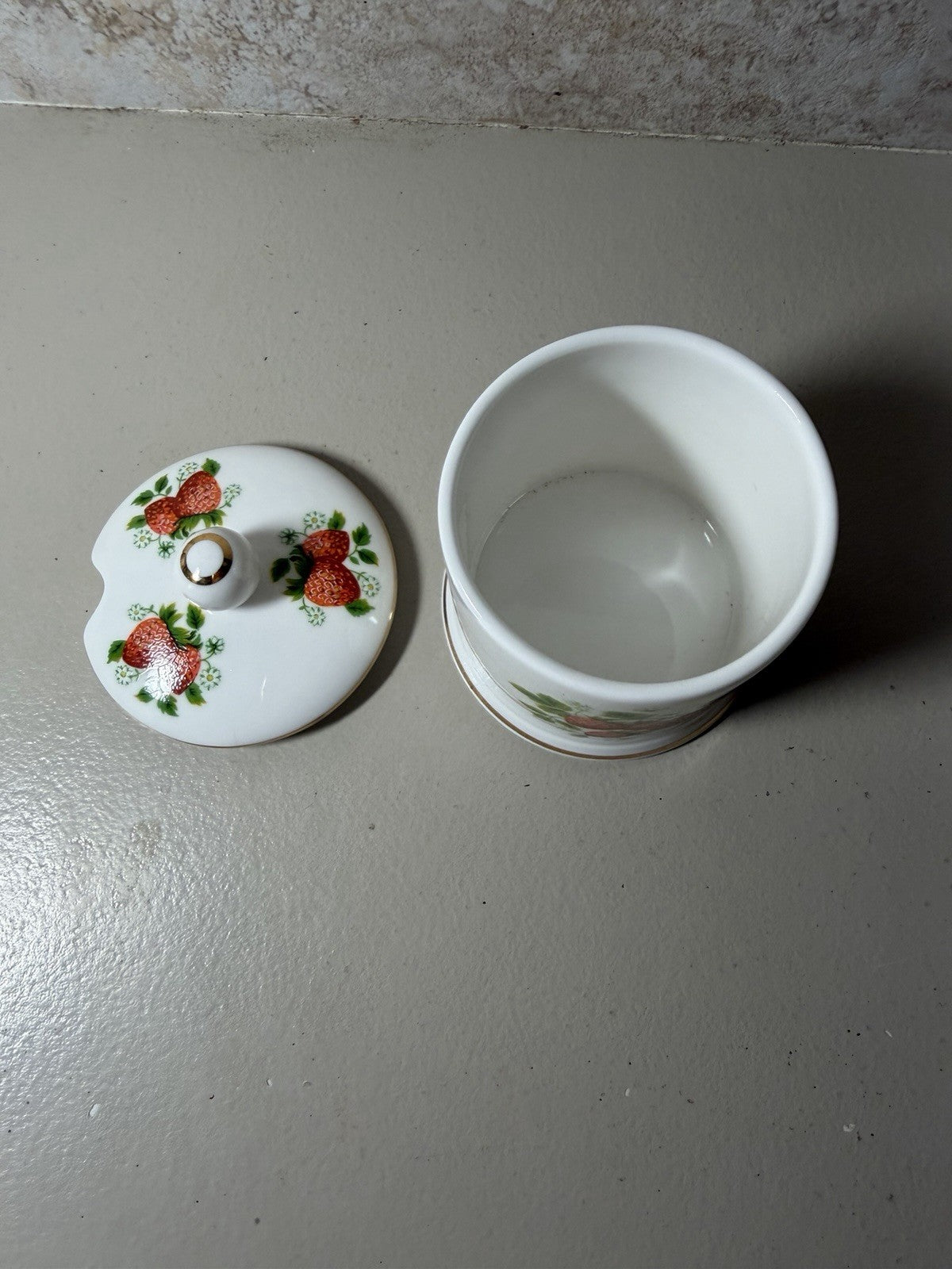Fortnum Mason Strawberry Jam Jelly Jar Piccadilly London Porcelain England 3"