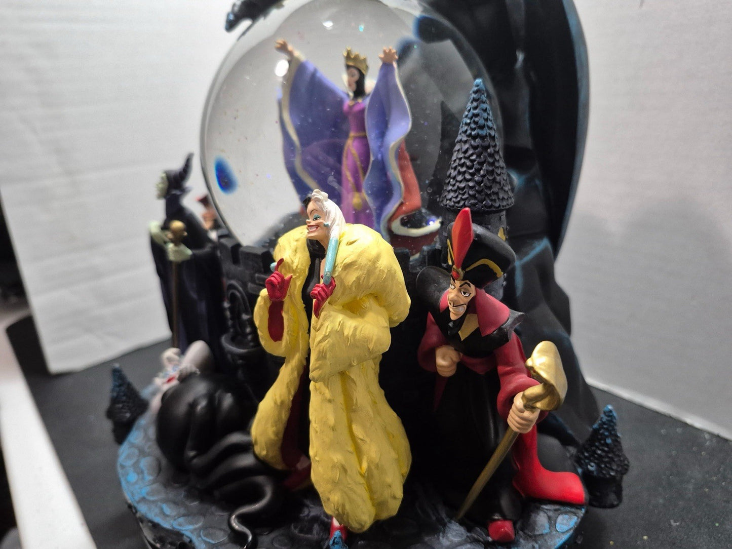 Disney Villains Snow Globe Maleficent Cruella Jafar Evil Queen Figures No Box