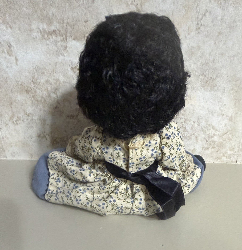 Vintage 1989 Precious Moments Children of the World Mazie Doll Original