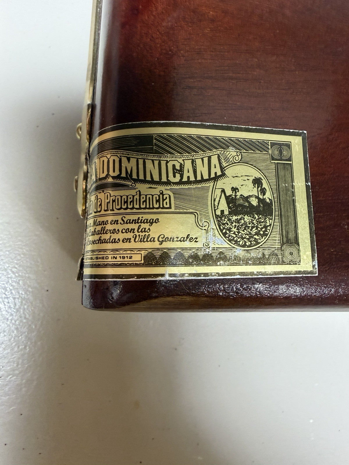 Arturo Fuente OpusX Chateau Rare Estate Reserve Wood Cigar Box Briefcase Handle