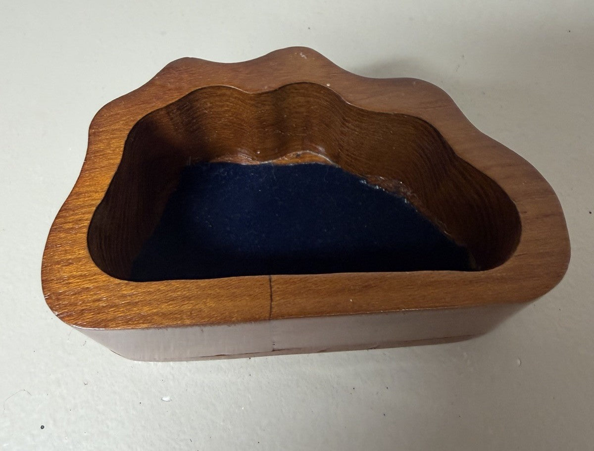 Vintage Thomas E Wilk Signed Handcrafted Wooden Shell Jewelry Keepsake Box Art