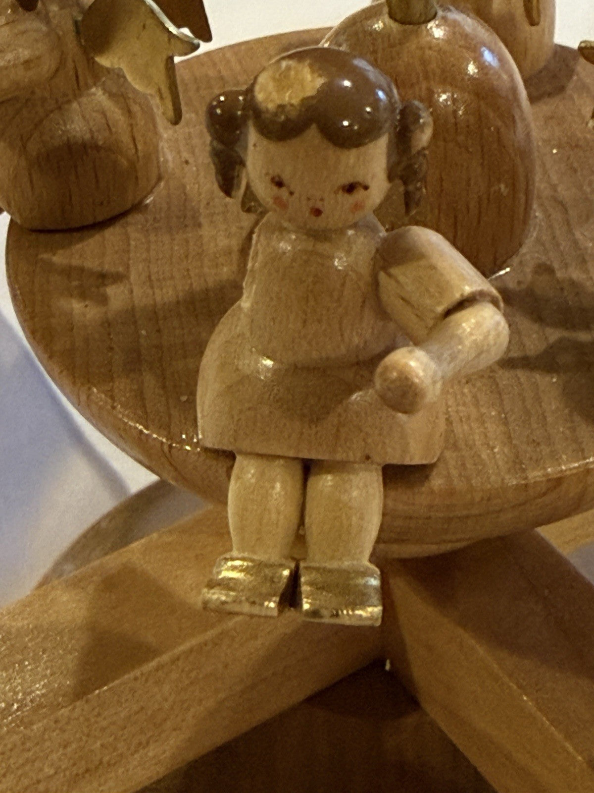 Erzgebirgische Volkskunst Wood Angel Candle Holder, 4 Arm Gold Star, German Folk