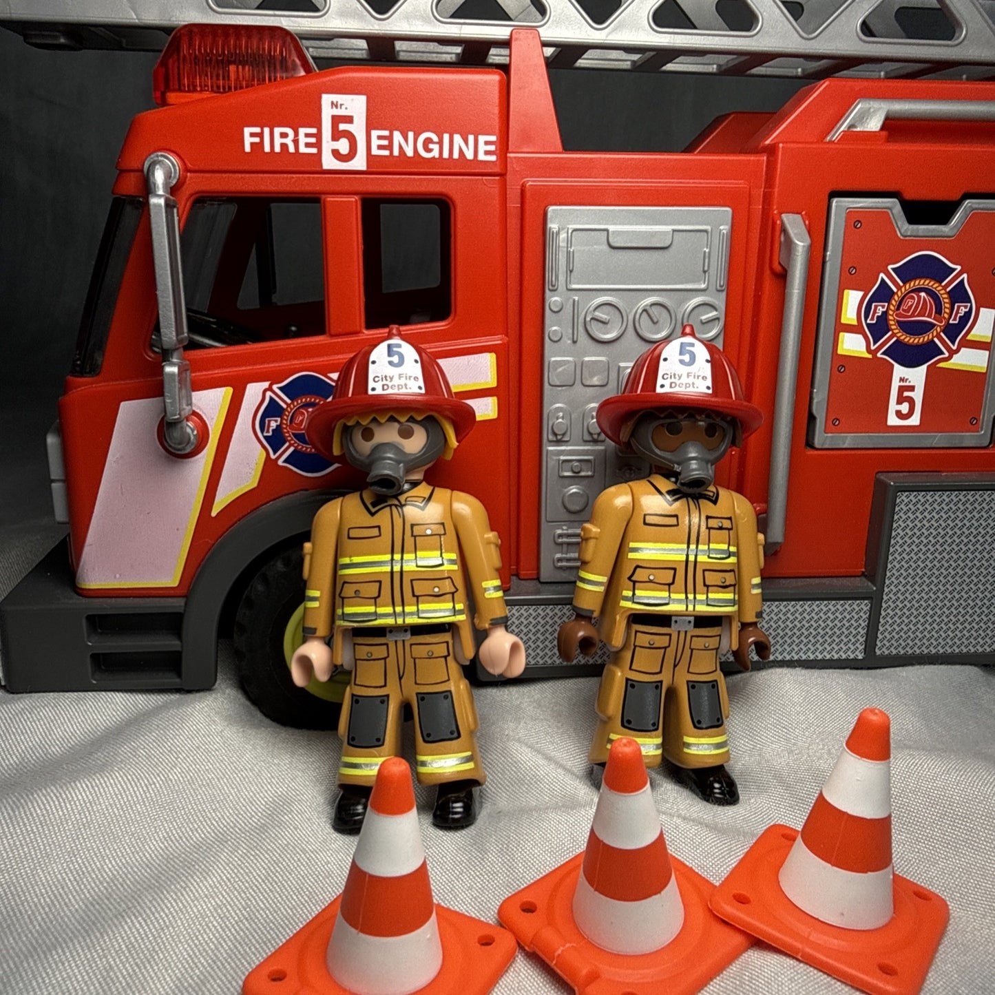 Playmobil City Action Fire Truck 71233 Flashing Lights Incomplete Set