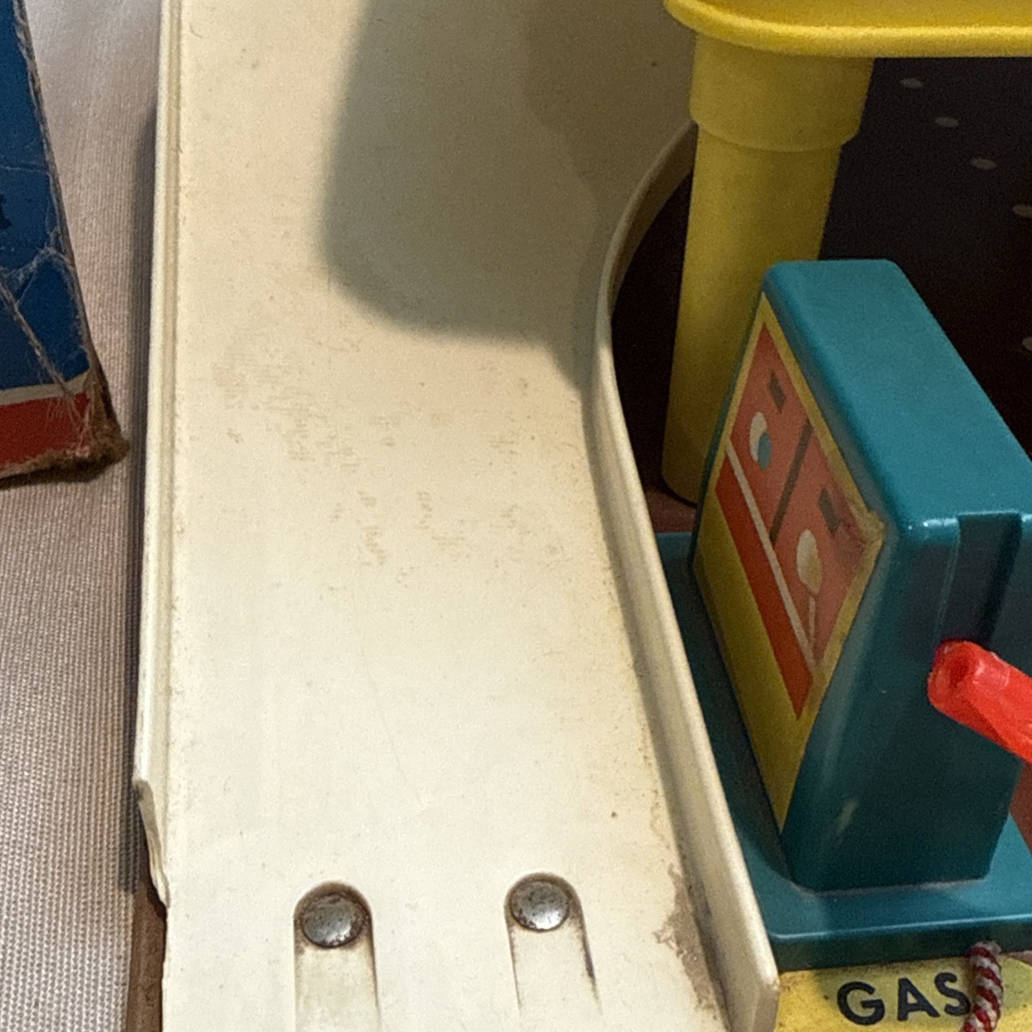 Vintage Fisher Price 930 Play Family Action Garage 1970 w/Box & Lift Incomplete