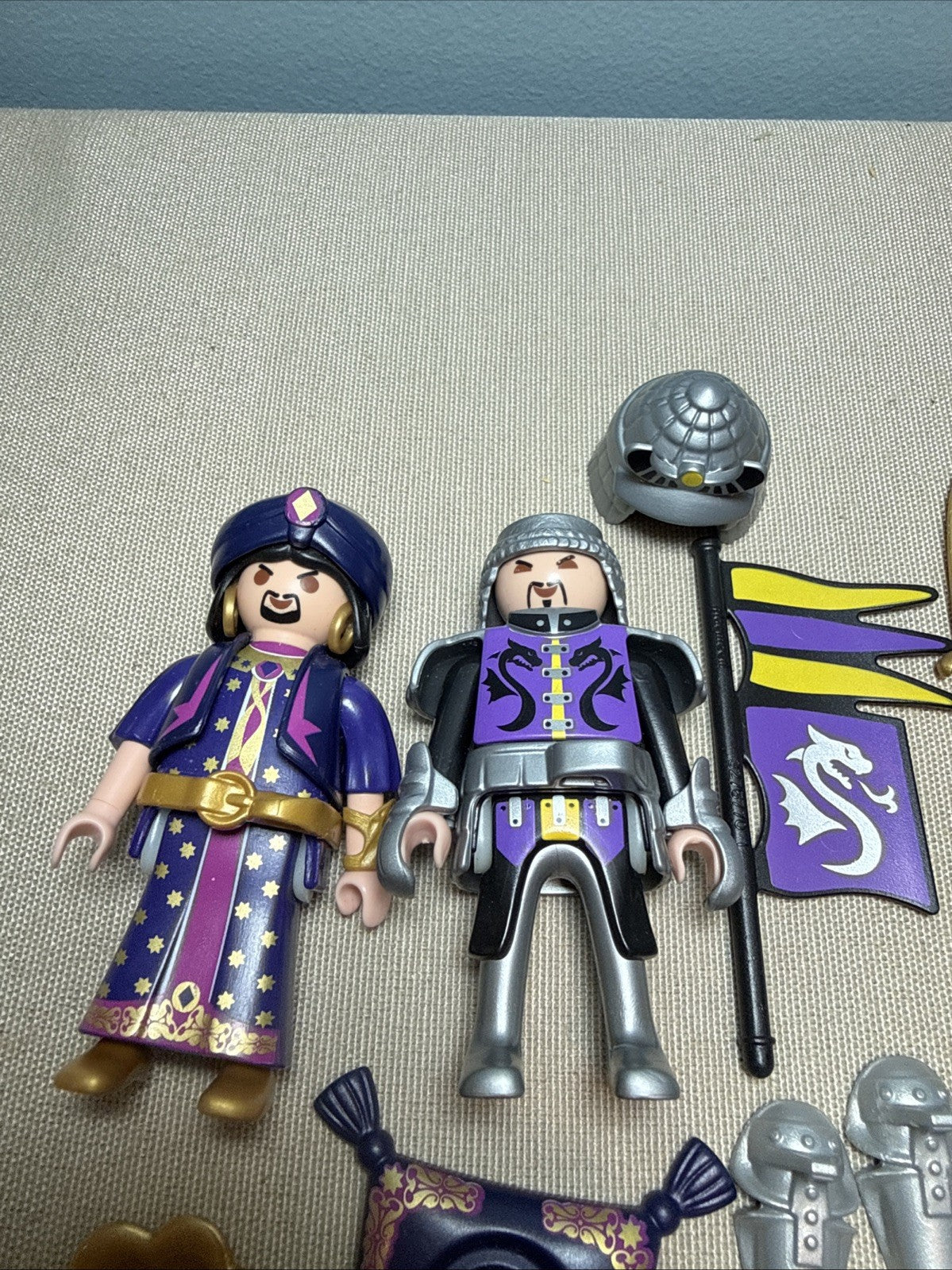 Playmobil Dragon Knight Genie Conquistatore, Queen Others With Accessories