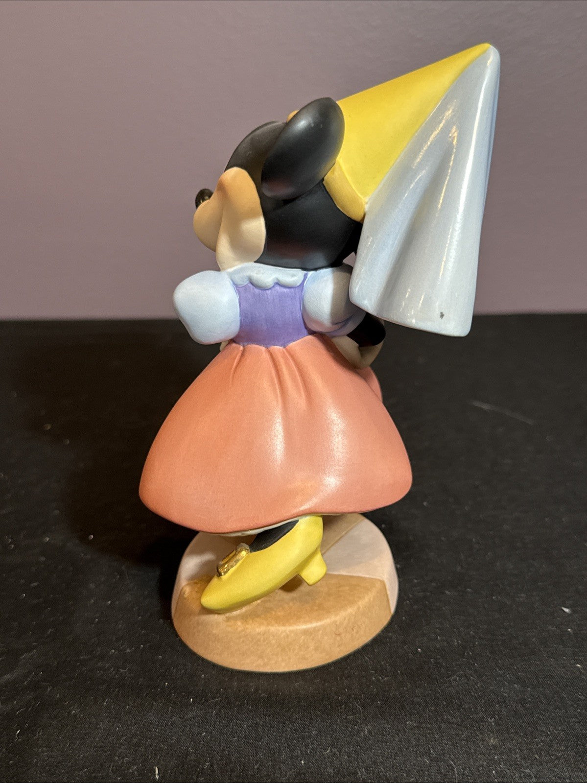 Disney Princess Minnie Brave Little Tailor Figurine 1996 Beautiful