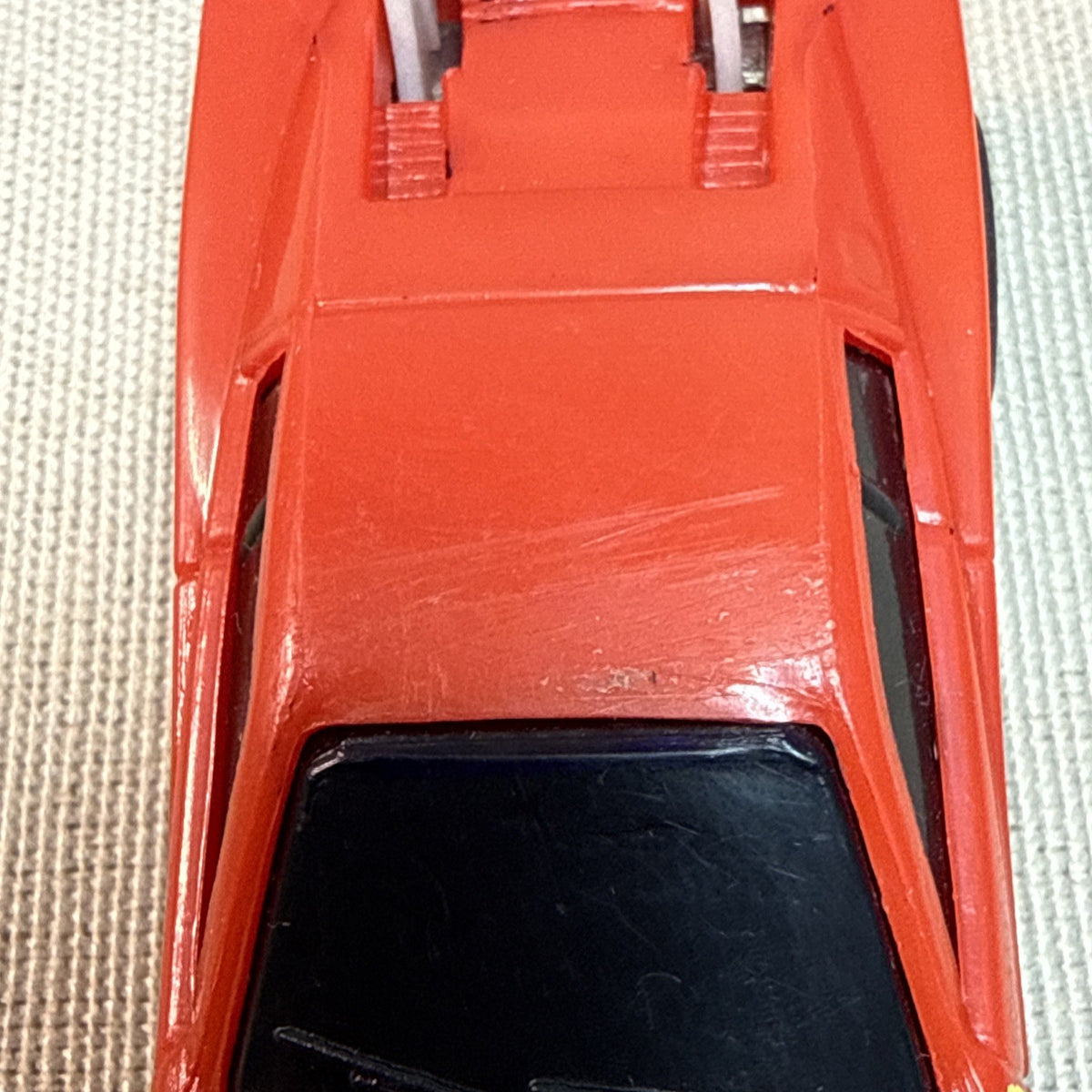 Hot Wheels Power Command Ferrari Testarossa Red 1986 Metal Base Pull Back Racer