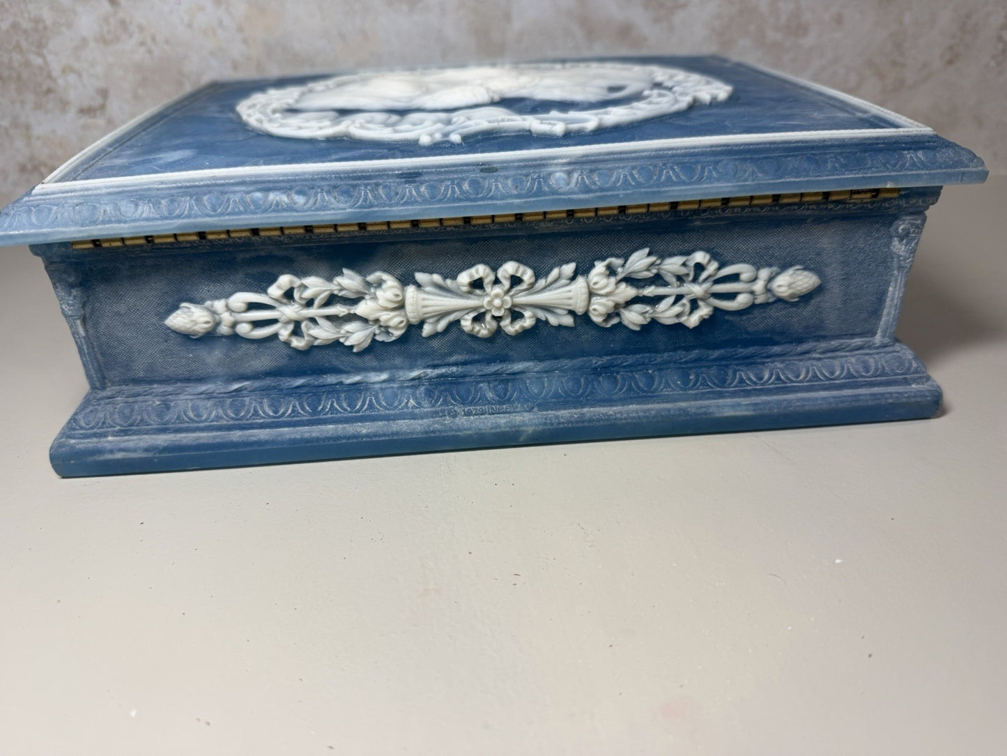 Vintage Incolay Stone Nimbus Three Maidens Blue Cameo Jewelry Box 1979