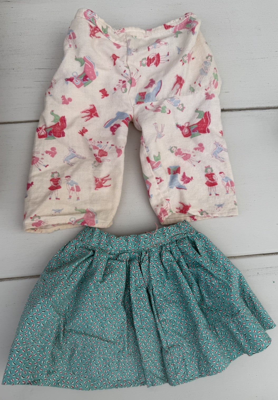 Vintage Doll Suitcase with Vintage Homemade Doll Clothes 23 Pieces