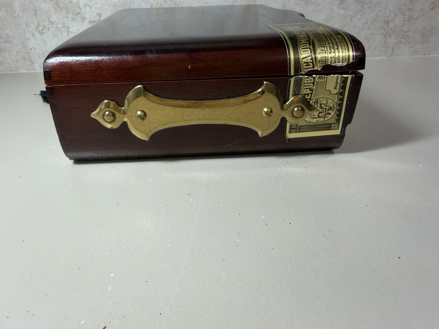 Arturo Fuente OpusX Chateau Rare Estate Reserve Wood Cigar Box Briefcase Handle