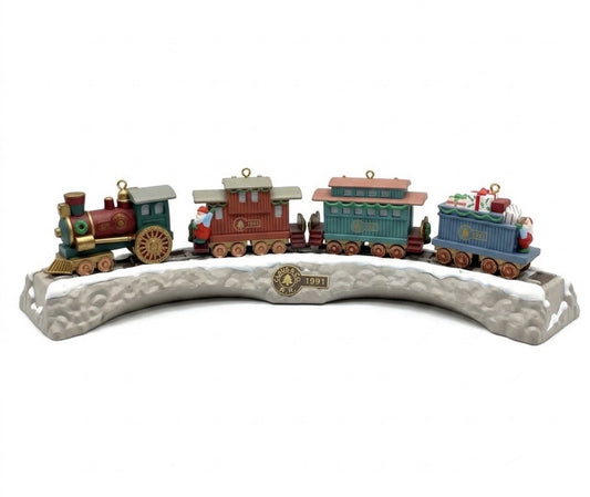 1991 Hallmark Keepsake Ornament Claus and Co Railroad Train Trestle Set Vintage