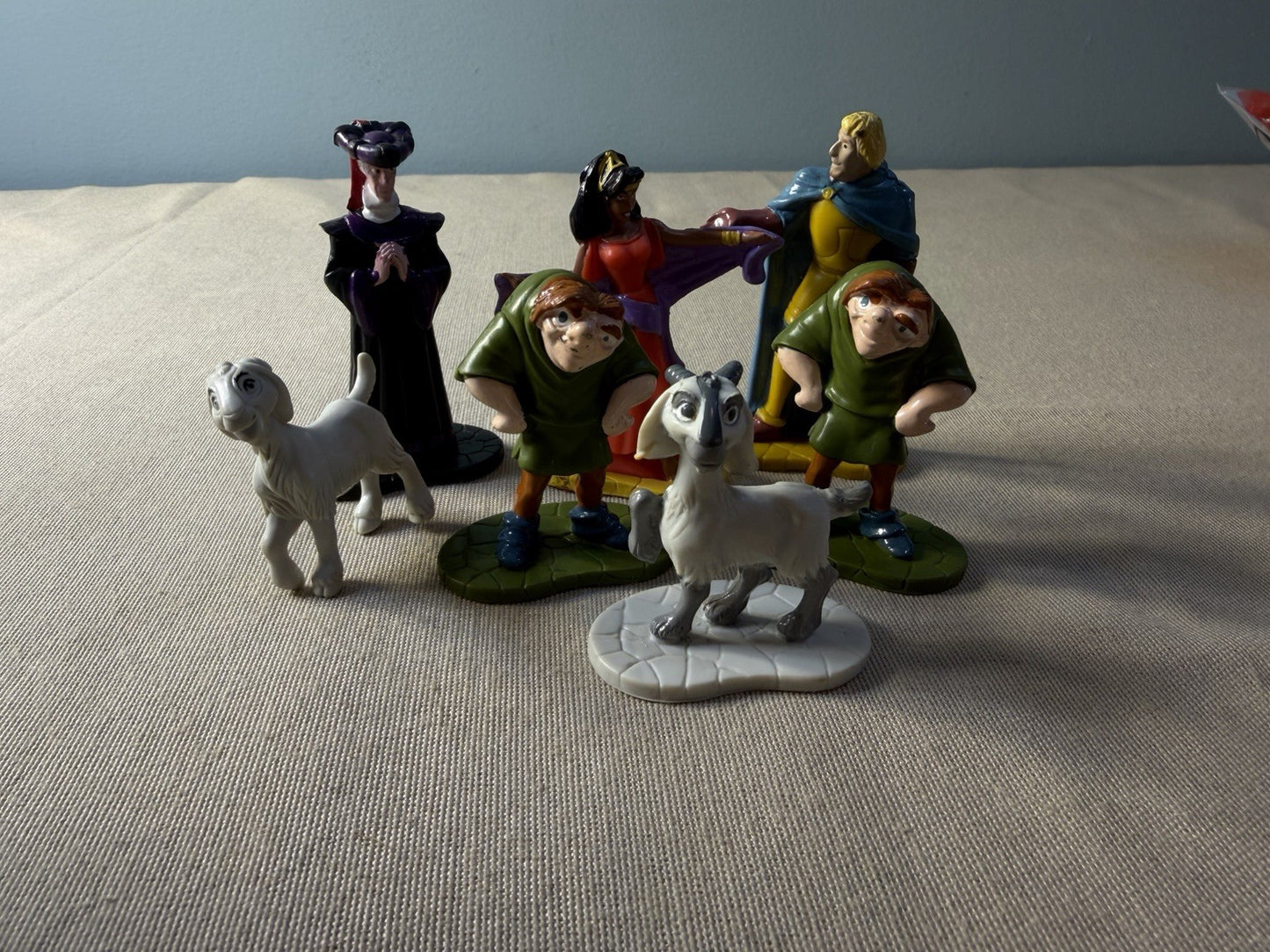 Vintage Disney Hunchback Notre Dame Comics Burger King Figures Toy Collection