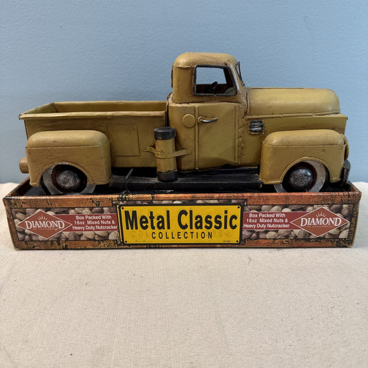 Diamond California Metal Classic Collection 2002 Pickup Truck Sherwood w/Nuts