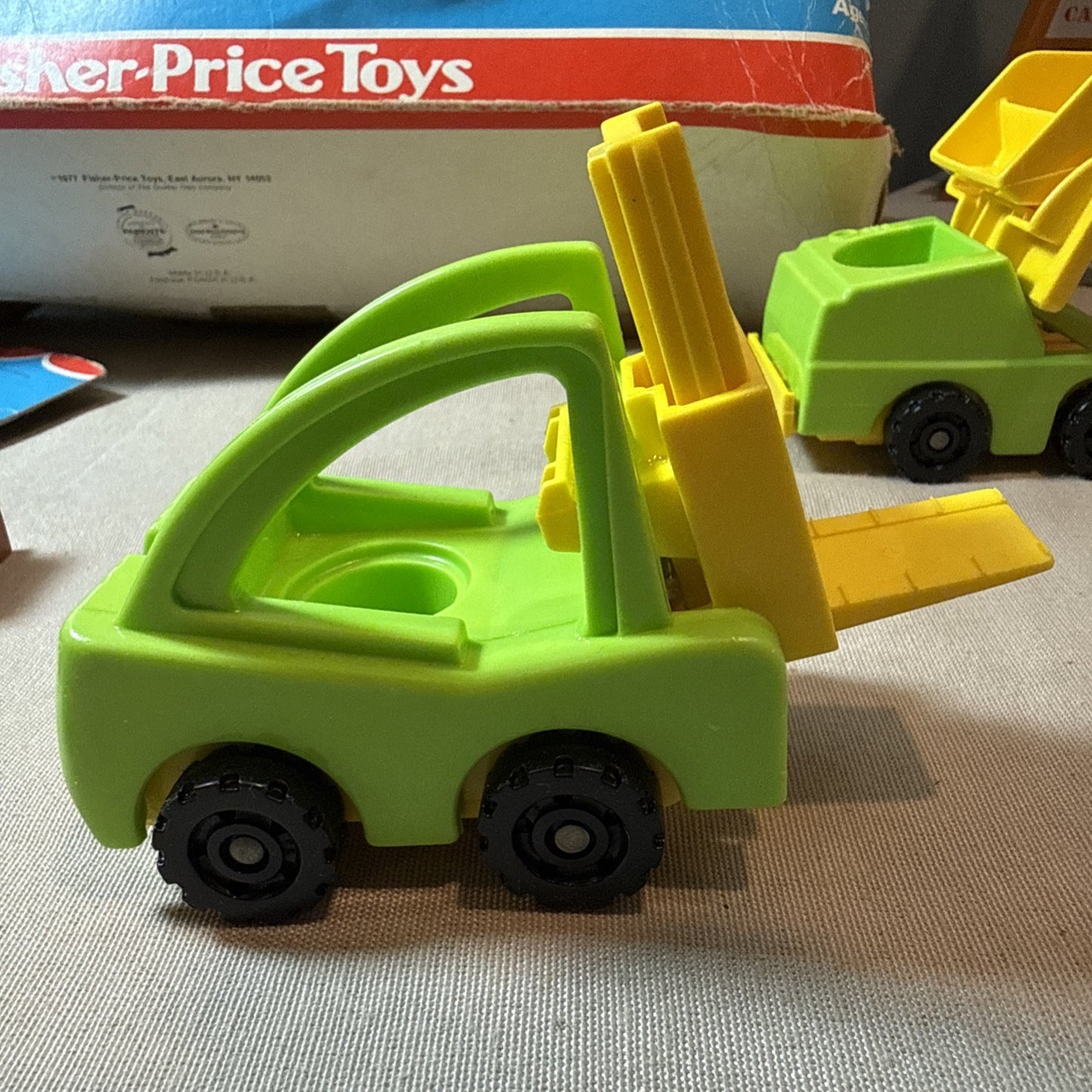 Vintage Fisher Price Little People Lift & Load Depot Construction Set COMPLETE