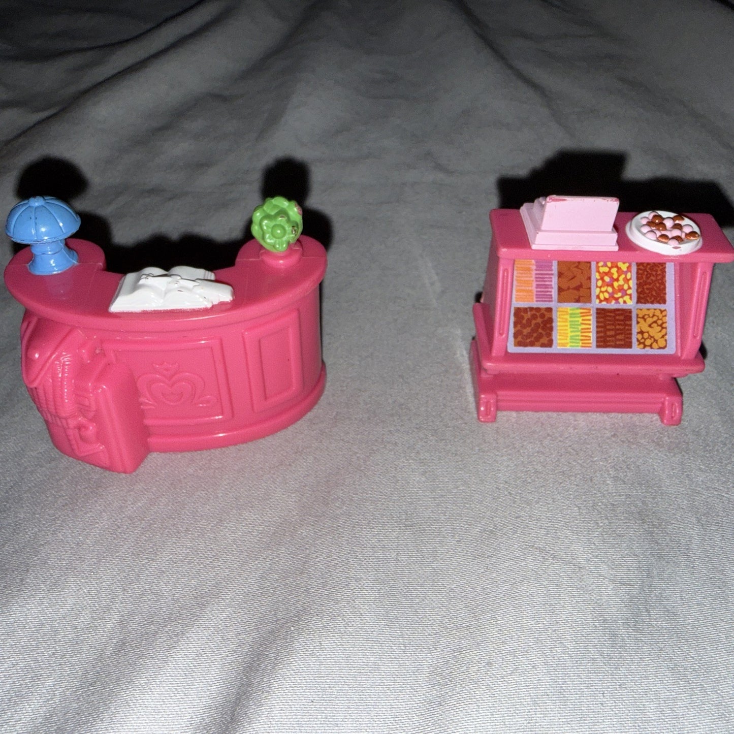 Vintage Fisher Price Sweet Streets Candy Counter Hotel Check In Lot Playset