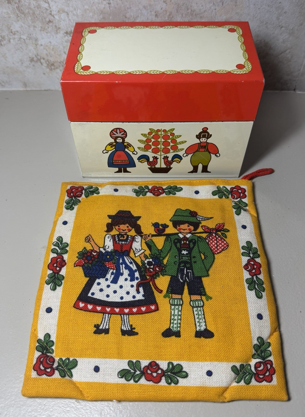Vintage Art Craft Metal Recipe Box Grandma Recipes Matching Potholder Kitchen