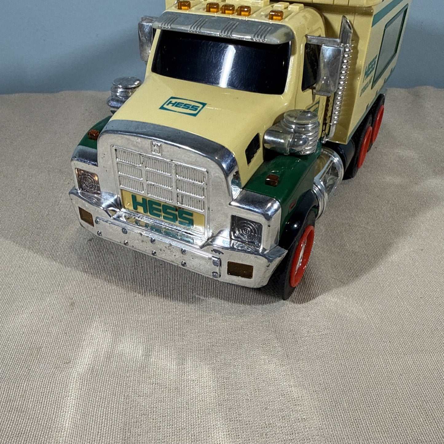 2008 Hess Truck Front Loader Lights Works Rolling Construction Vehicle