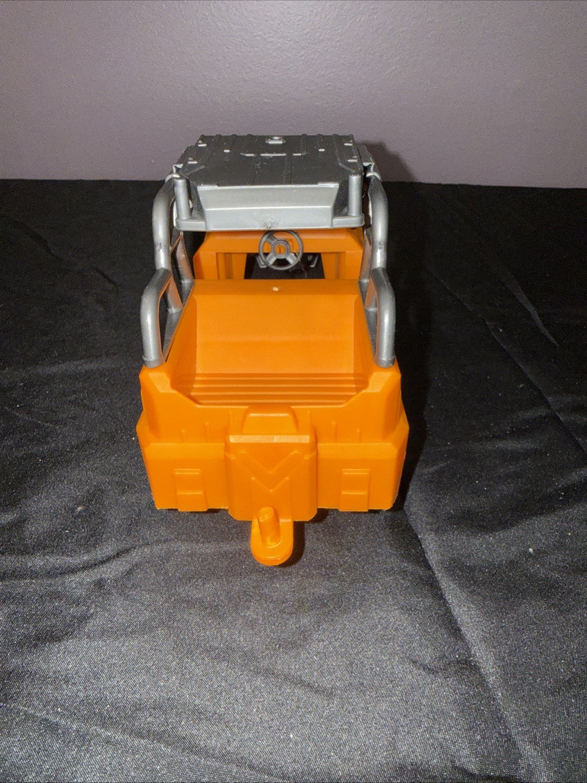 Chap Mei Dino Valley Orange Jeep Off-Road Vehicle Roll Cage SUV with 2 Figures