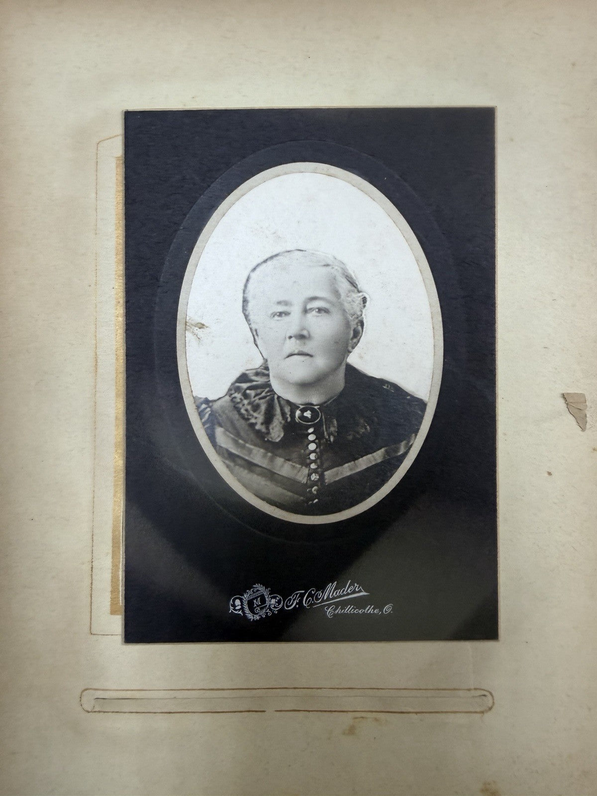 Antique Victorian Green Velvet Photo Album Cabinet Cards Tintypes Photos Ohio