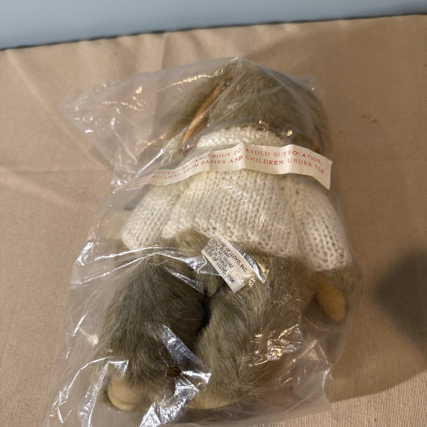 Vintage House Of Lloyd Benji Bunny Plush Carrot Sweater NIB 1996