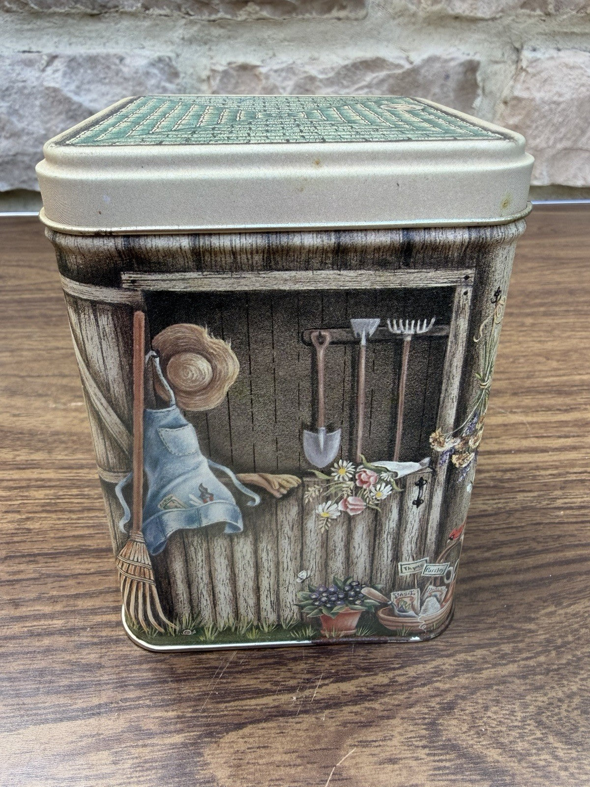 Vintage Century Resources Tin Garden Shed Beehive Rainbarrel Columbus Ohio 6.5”