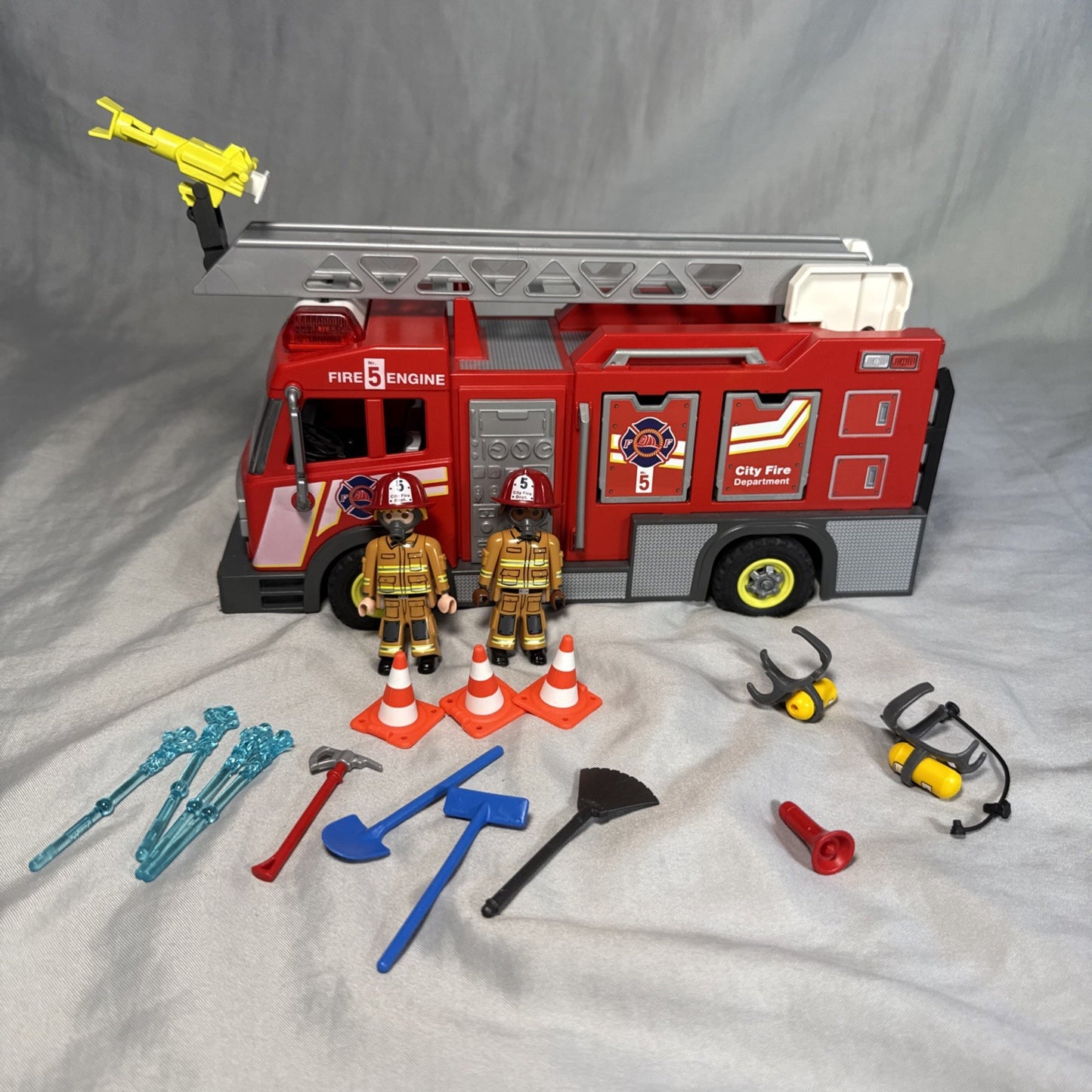 Playmobil City Action Fire Truck 71233 Flashing Lights Incomplete Set