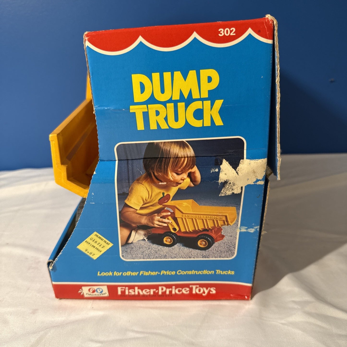 Vintage 1975 Fisher Price #302 Dump Truck Pre-owned with Original Box