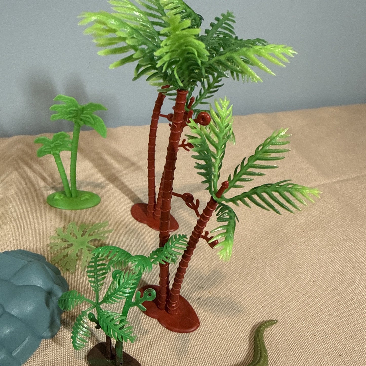 Toy Scenery Pieces Water Animal Lot Diorama Trees Rocks Mixed Accessories