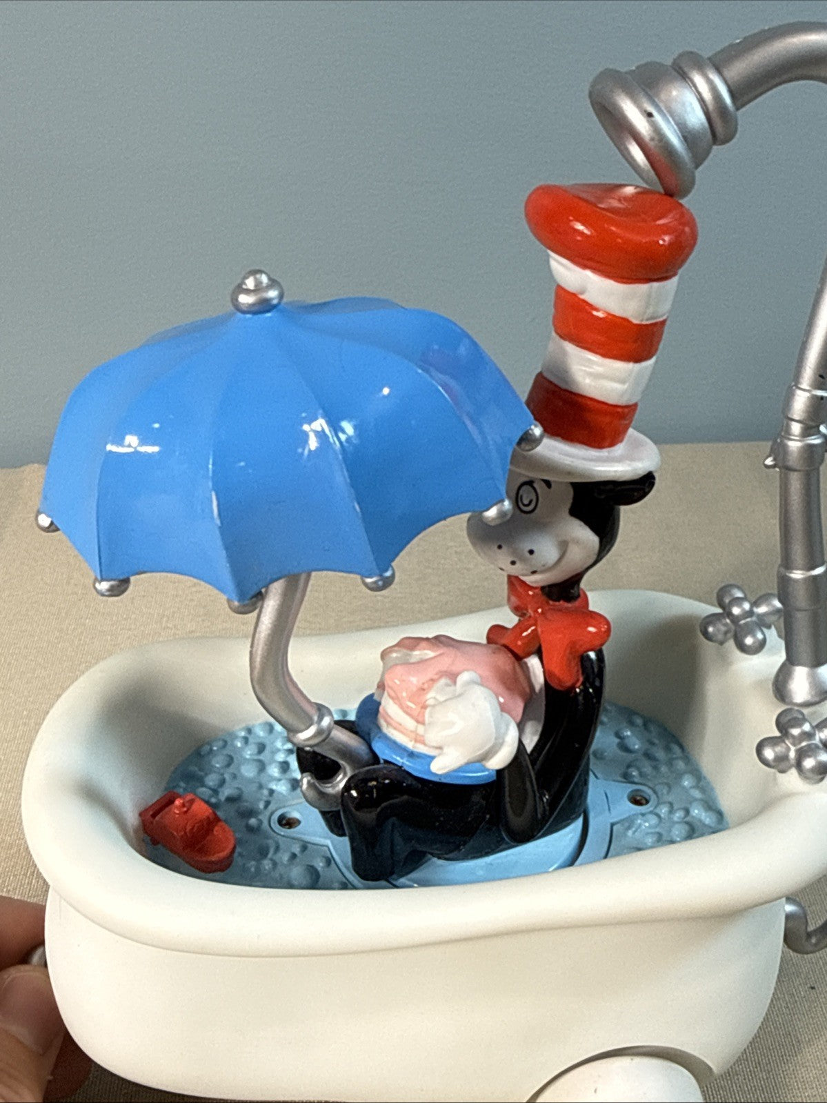 Vintage 2002 ERTL Dr Seuss Cat in the Hat Bathtub Pull Toy Motion Mobile
