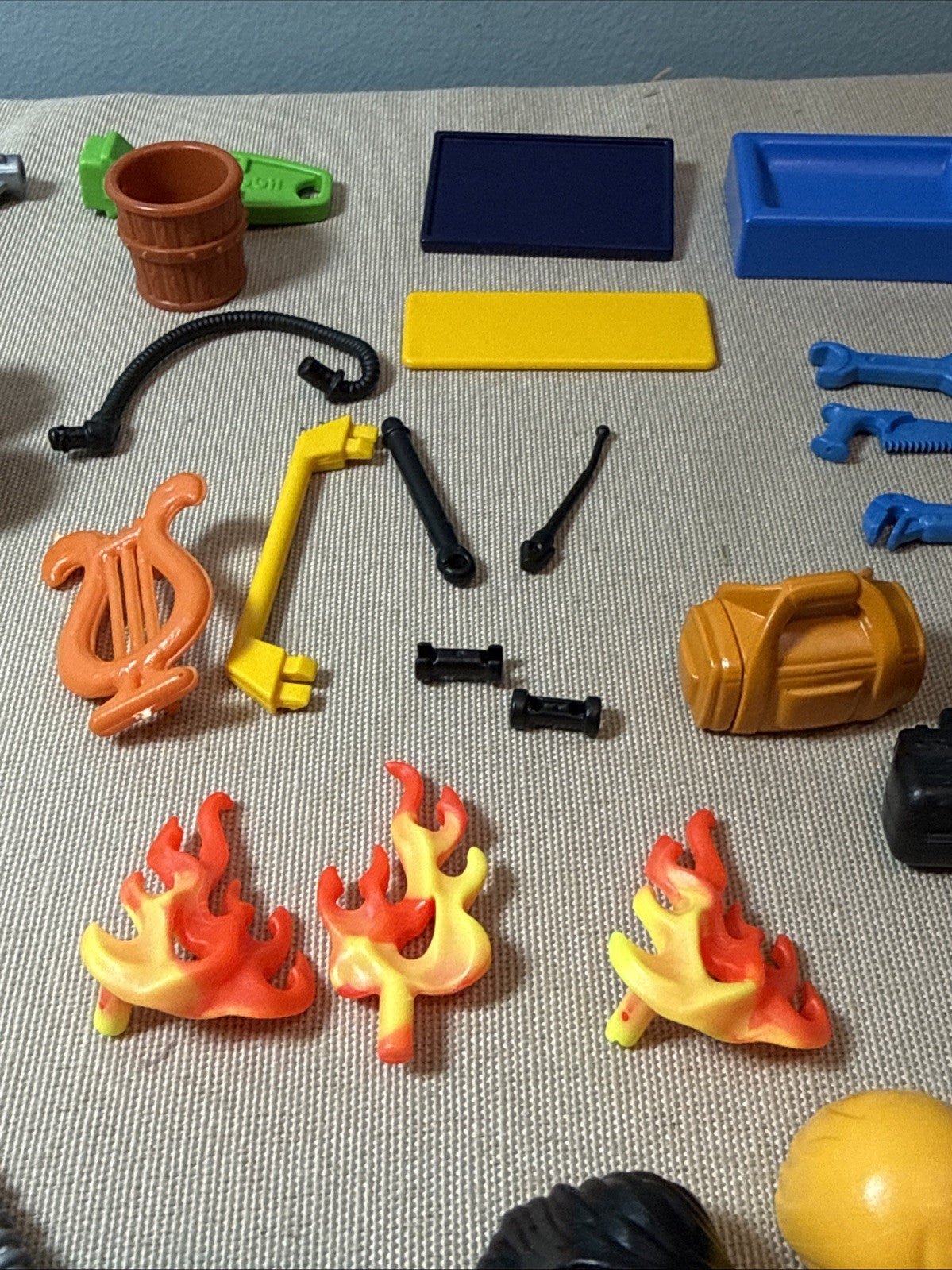 Vintage Playmobil Accessories Lot 100+ Pieces Weapons Tools Furniture Animal