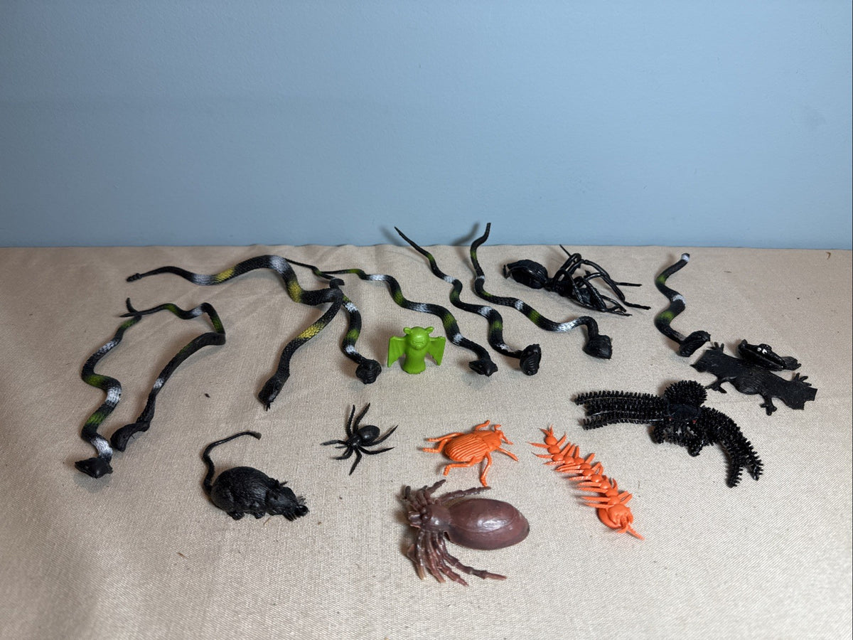 Vintage Rubber Creepy Crawlers Snakes Insects Halloween Toy Lot 17 Bugs Reptiles
