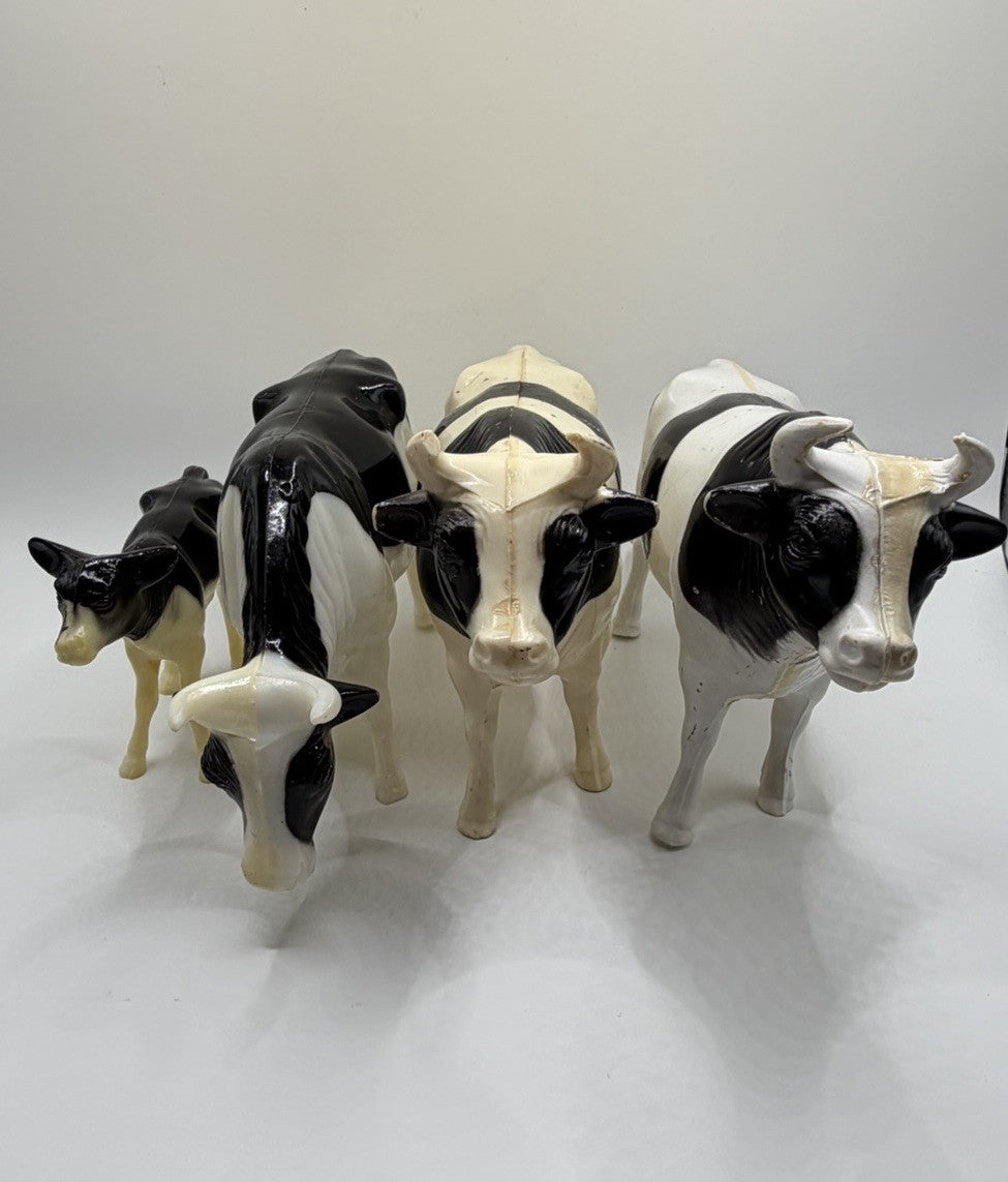 Vintage Plastic Farm Animals Black White Dairy Cow Family Figures Lot of 4 Toys