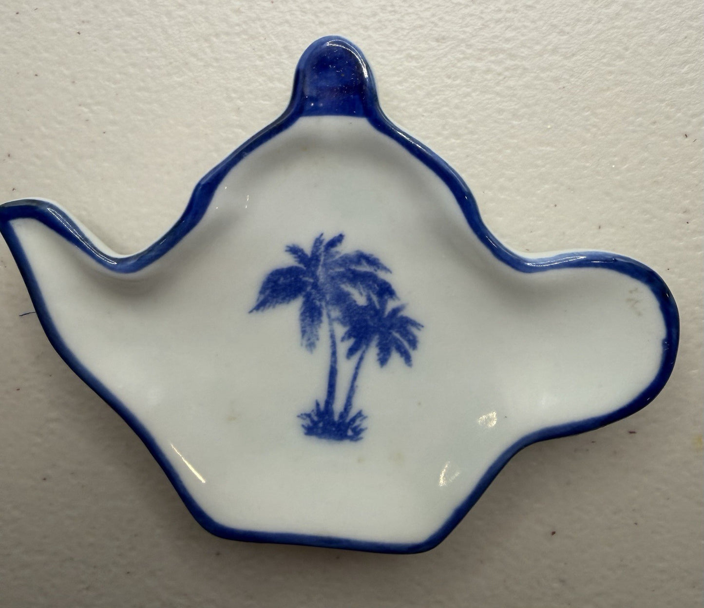 Vintage Herman Dodge Tea Bag Holder Teapot Palm Tree Olde World Blue White Set 2