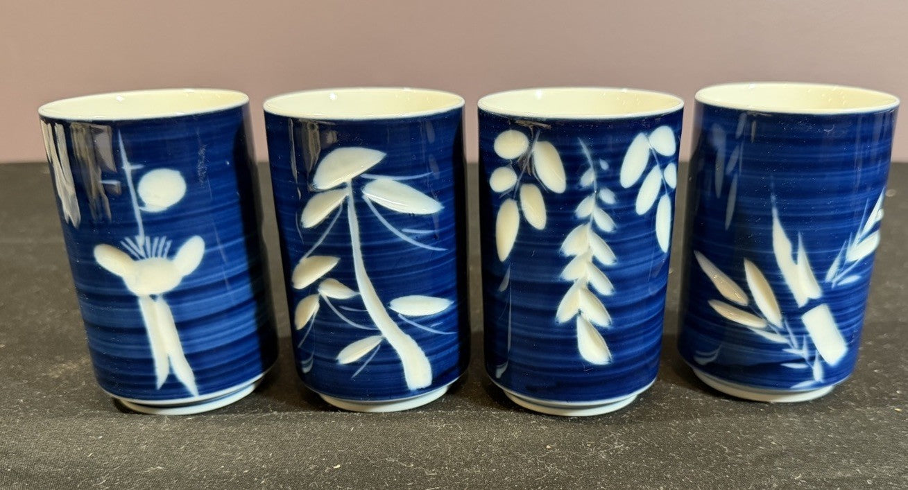 Vintage Japanese Blue White Scenic Mugs 2 With 4 Sake Cups Porcelain Set