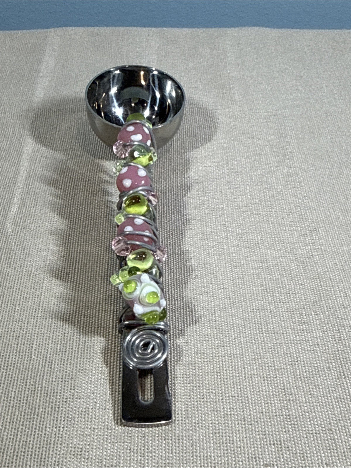 Beaded Wire Wrapped Handle Scoop Stainless Steel Pink Green 6"
