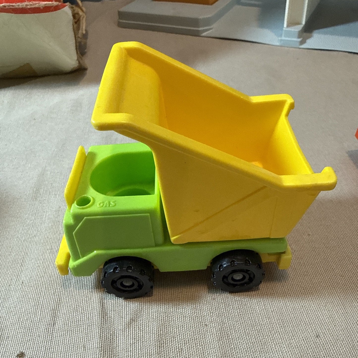 Vintage Fisher Price Little People Lift & Load Depot Construction Set COMPLETE