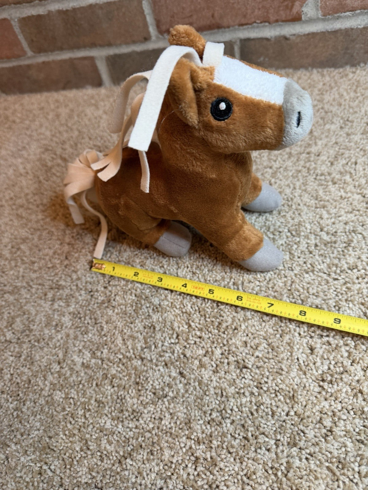 Melissa Doug Horse Show Plush Horse Figure Manual Kids Pretend Play Toy Set