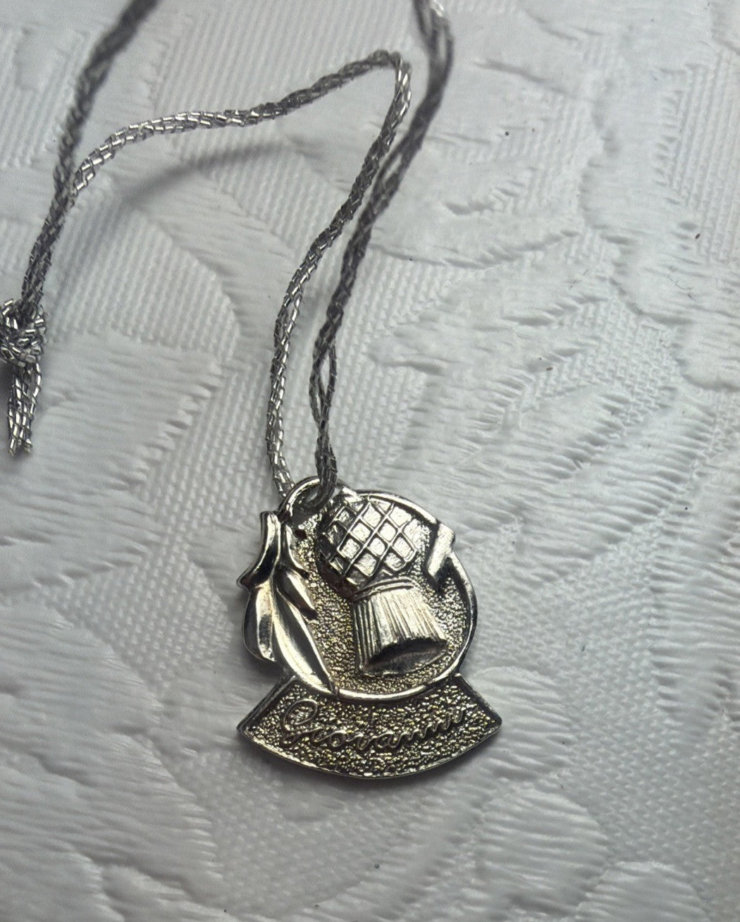 Vintage Giovanni Silver Tone Costume Jewelry Authenticity Hang Tag Necklace
