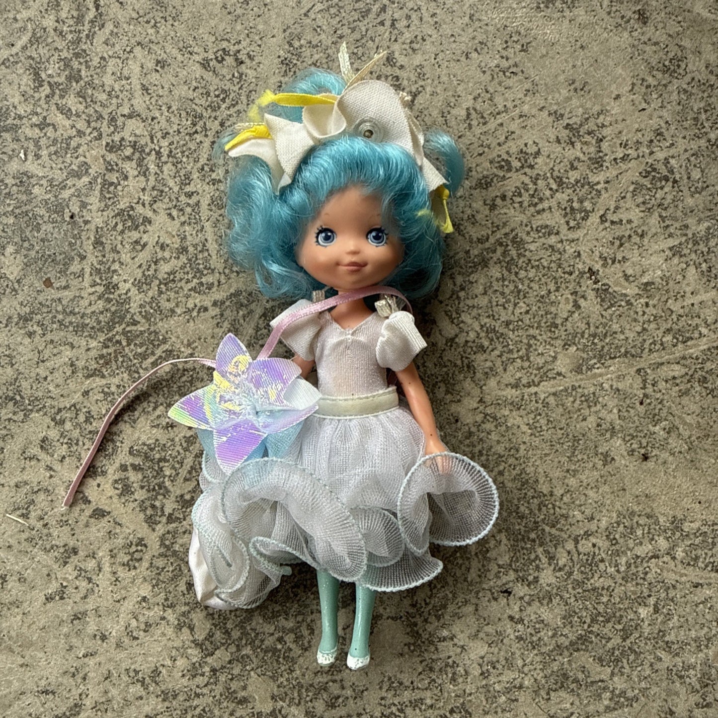 Vintage 1984 Kenner Rose Petal Place Lily Fair Doll Blue Hair - 7" Very Nice!
