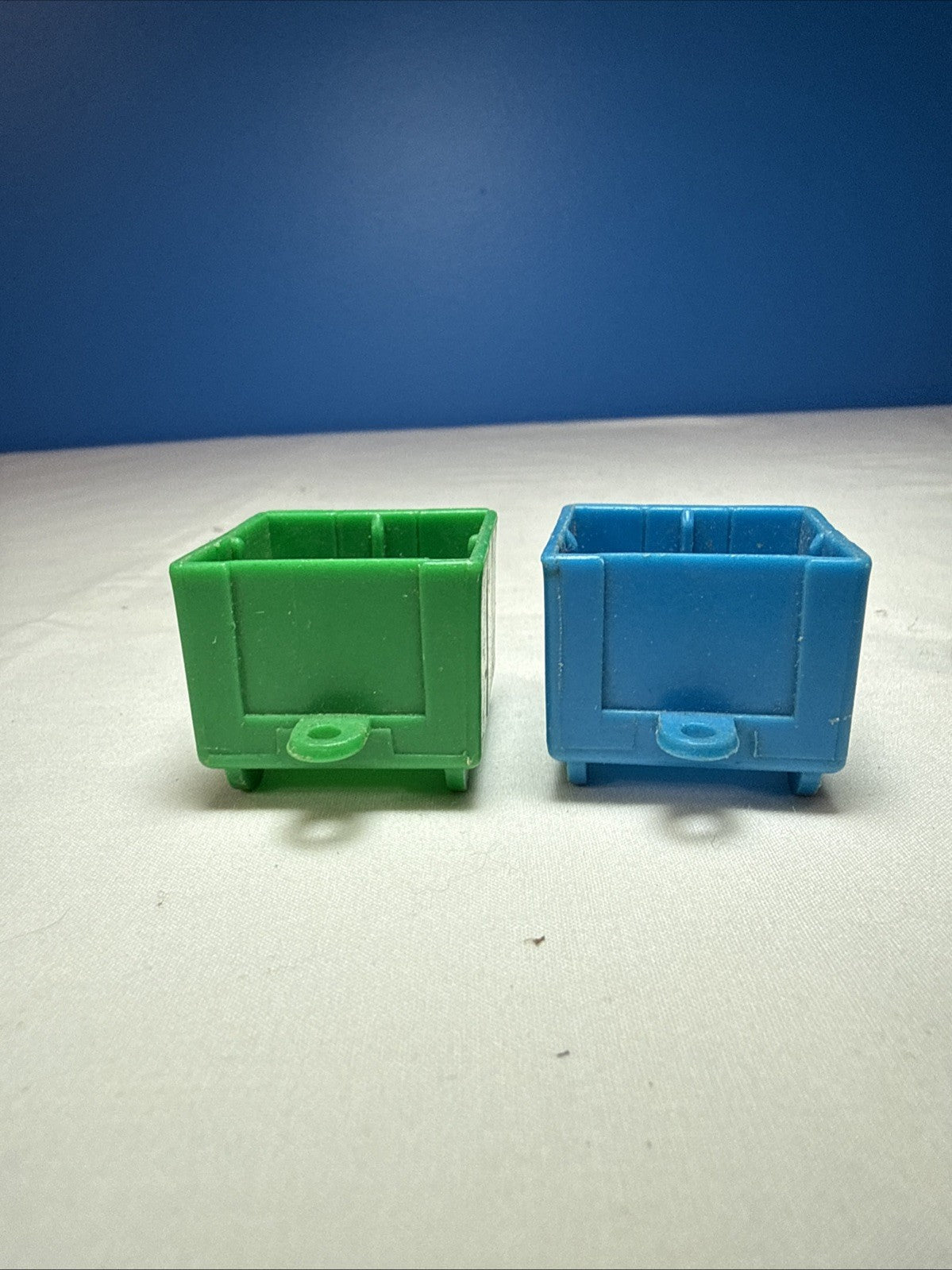 Vintage 1970s Peanuts Charlie Brown Lucy Connecting Carts Plastic Toy Lot of 4