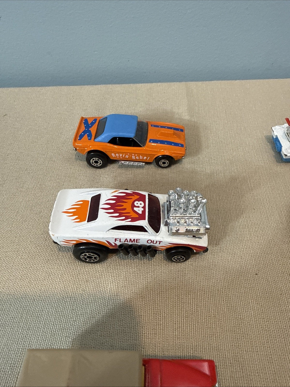 Vintage Matchbox Superfast Off The Road Carry Case Gift Set w/12 Cars 1970s