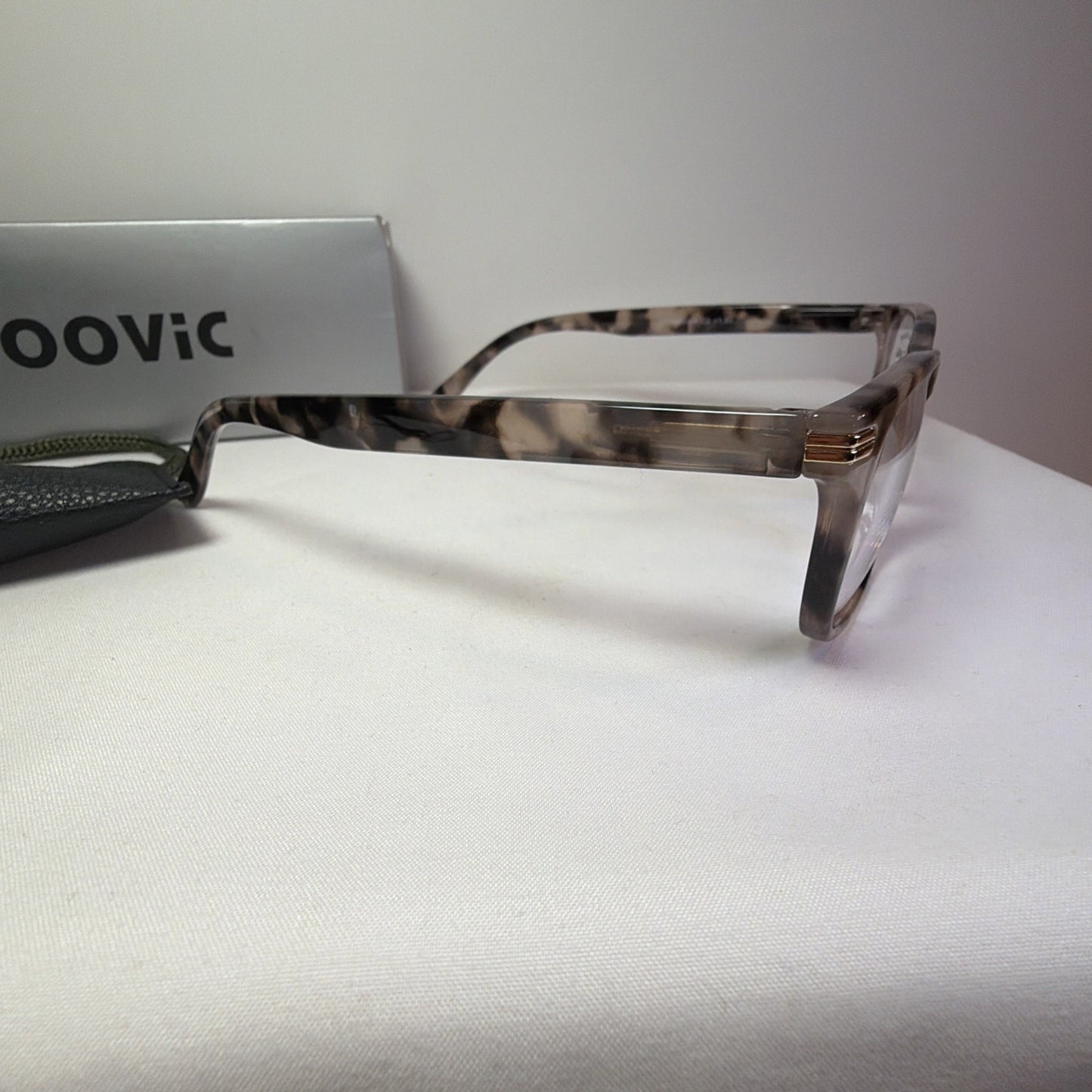 DooVic Design Reader Glasses +1.50 Anti Fatigue Reading Glasses New With Case