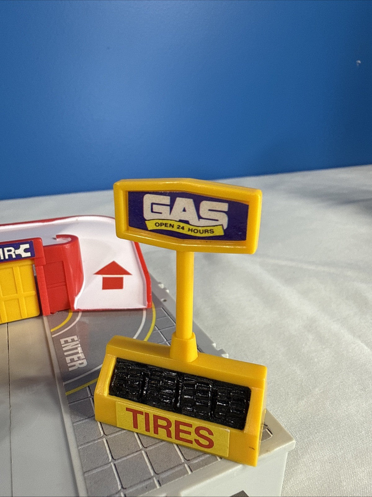 Vintage Micro Machines Travel City Body Shop Repair Shop 7 Cars Instructions Lot
